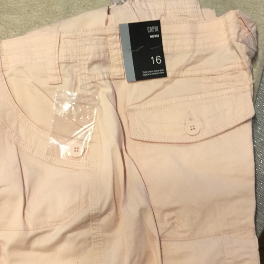 NWT Capri cargo pants, pink bliss in color